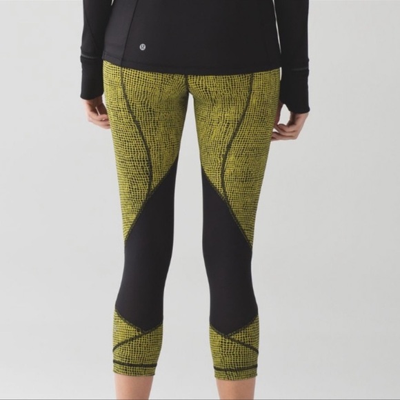 Lululemon Pace Rival crop mesh fall net toxic black leggings - Picture 2 of 9